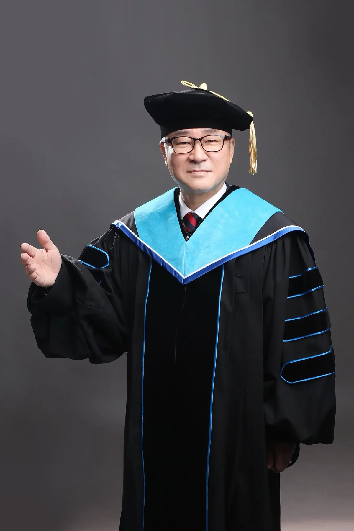 홍태익 박사 학위복
